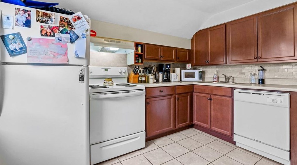 48 Vine St, East Providence RI  02914-4317 exterior