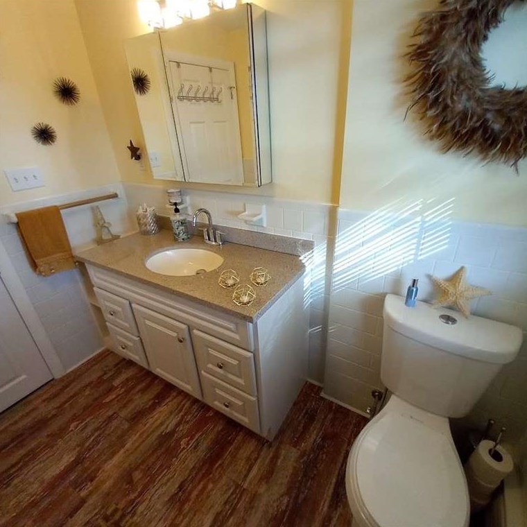 1270 Hope St, Bristol RI  02809-1190 exterior