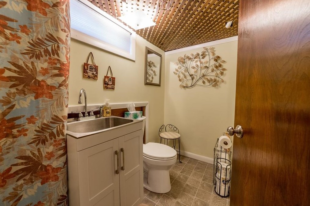 68 Brookside Ave, North Providence RI  02911-1538 exterior