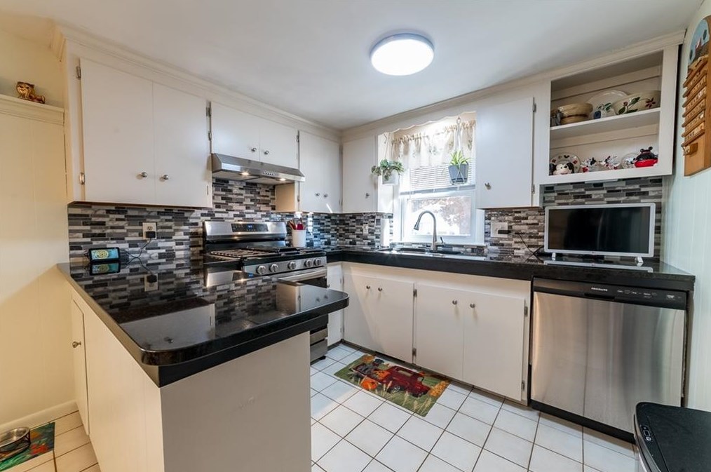 68 Brookside Ave, North Providence RI  02911-1538 exterior