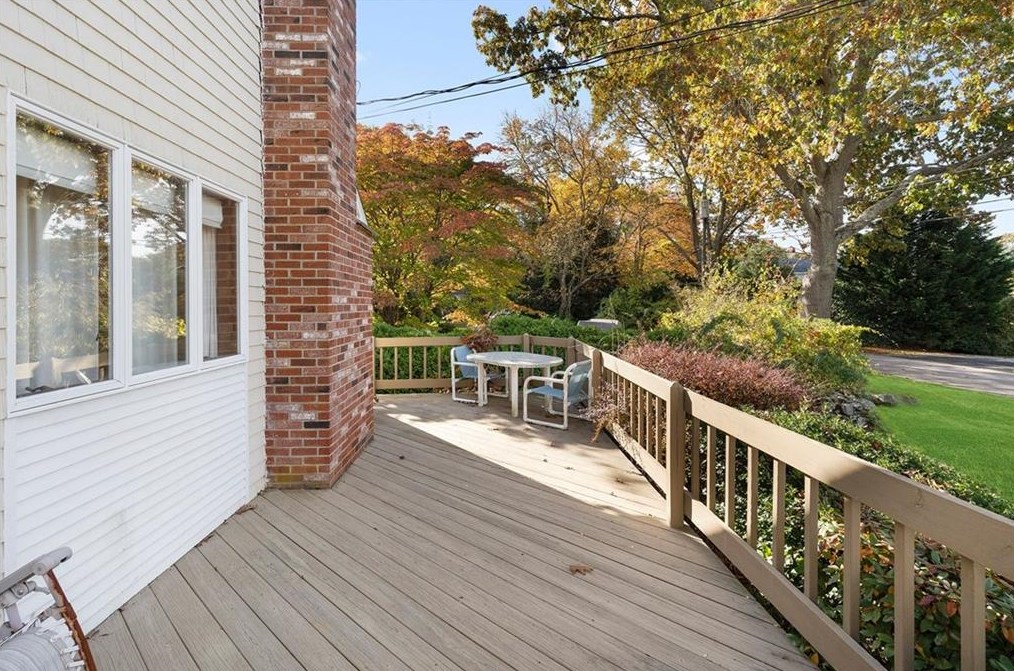 10 Mizzen Ave, Jamestown RI  02835-3026 exterior