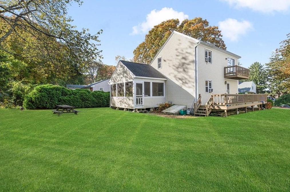 10 Mizzen Ave, Jamestown RI  02835-3026 exterior