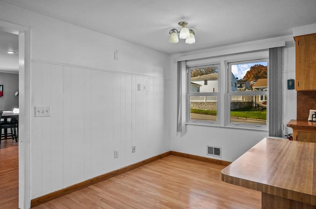 150 Madison Ave, Cranston RI  02920-2365 exterior