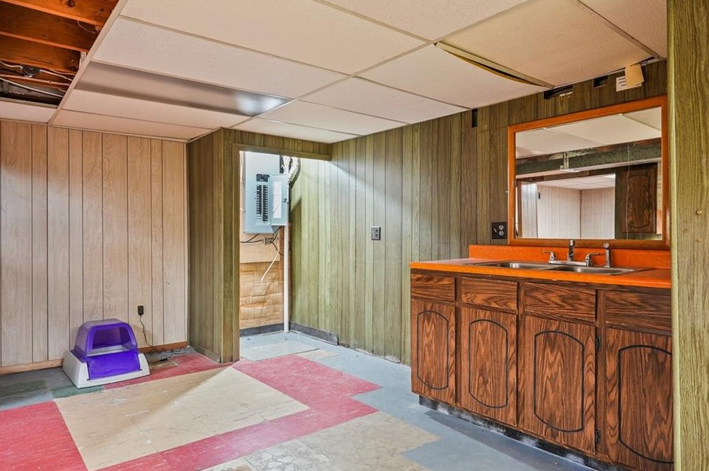 150 Madison Ave, Cranston RI  02920-2365 exterior