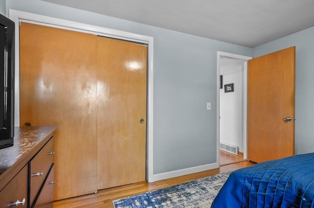 150 Madison Ave, Cranston RI  02920-2365 exterior