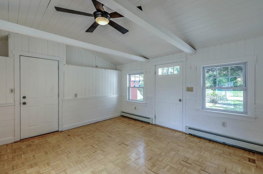 17 Clinton Ave, Scituate RI  02831-1721 exterior