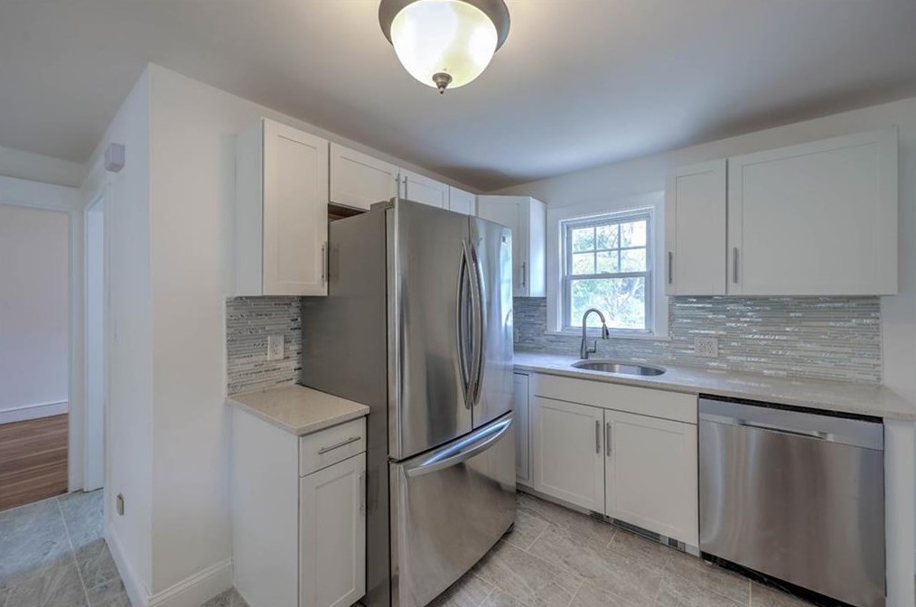 17 Clinton Ave, Scituate RI  02831-1721 exterior