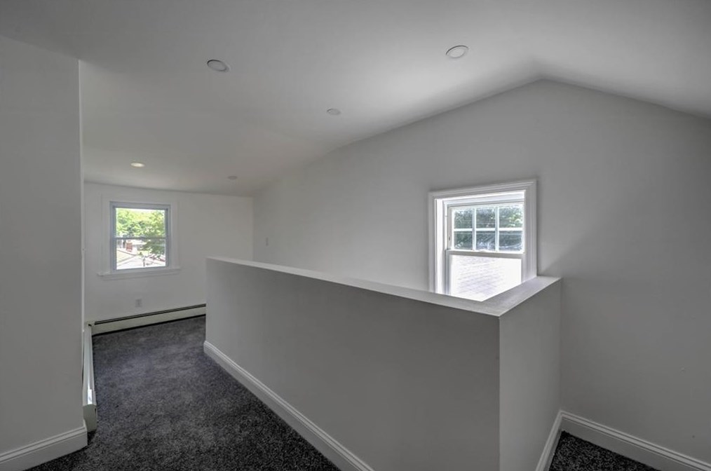 17 Clinton Ave, Scituate RI  02831-1721 exterior