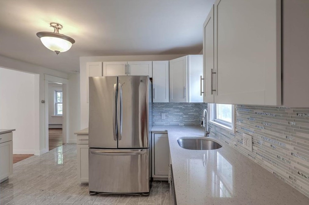 17 Clinton Ave, Scituate RI  02831-1721 exterior