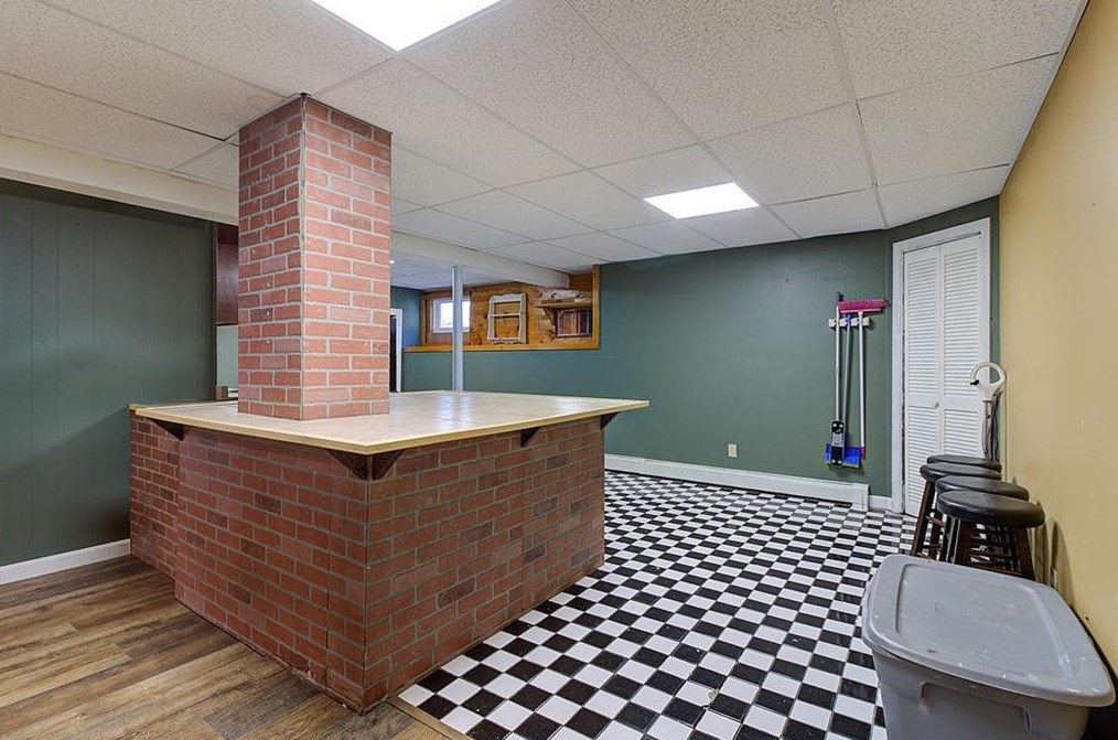 64 Lockwood St, West Warwick RI  02893-2109 exterior