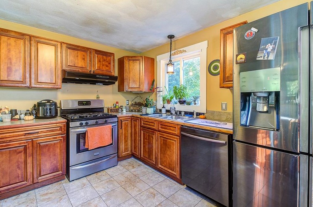 64 Lockwood St, West Warwick RI  02893-2109 exterior