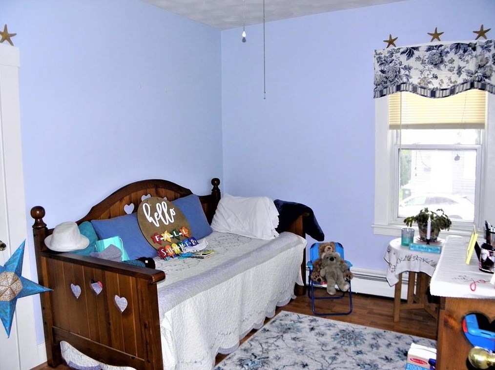 615 Wood St, Bristol RI 02809-2307 exterior