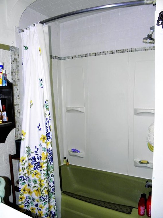 615 Wood St, Bristol RI 02809-2307 exterior