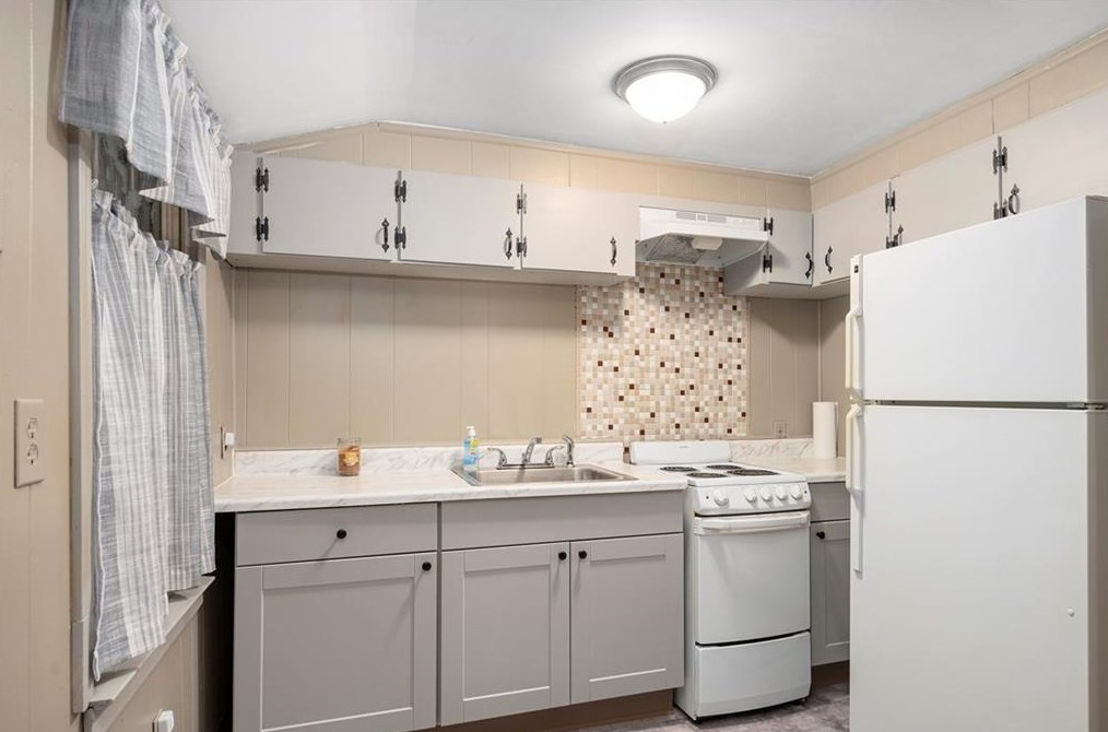 64 Carpenter Rd, Scituate RI  02831-1608 exterior