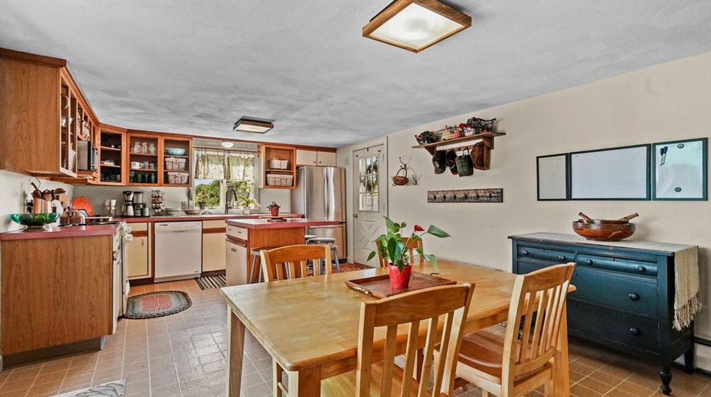 138 Gleaner Chapel Rd, Scituate RI  02857-1269 exterior