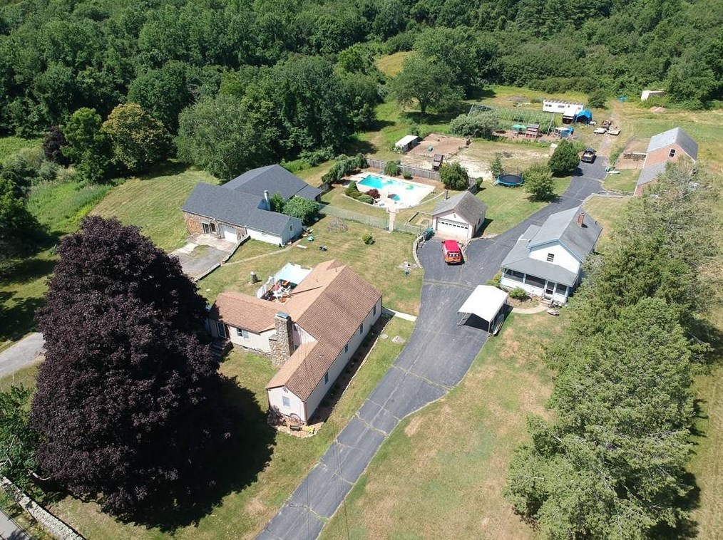 138 Gleaner Chapel Rd, Scituate RI  02857-1269 exterior