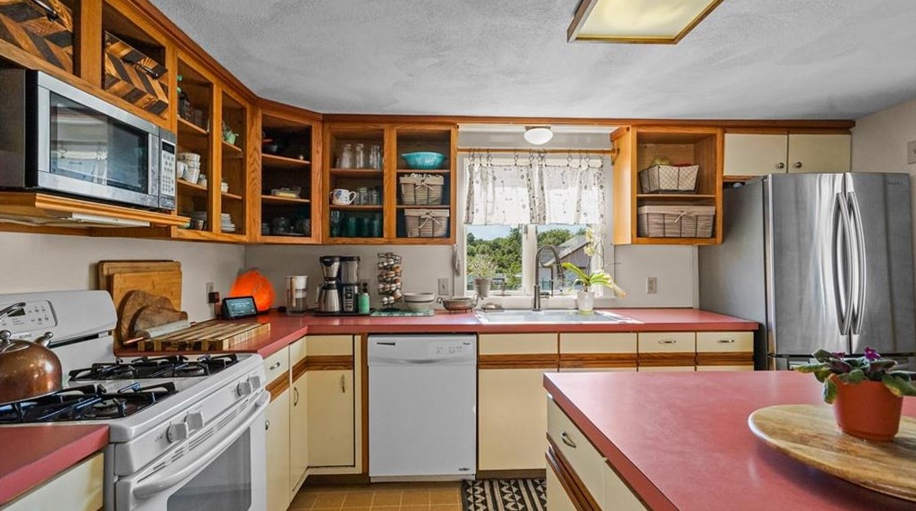 138 Gleaner Chapel Rd, Scituate RI  02857-1269 exterior