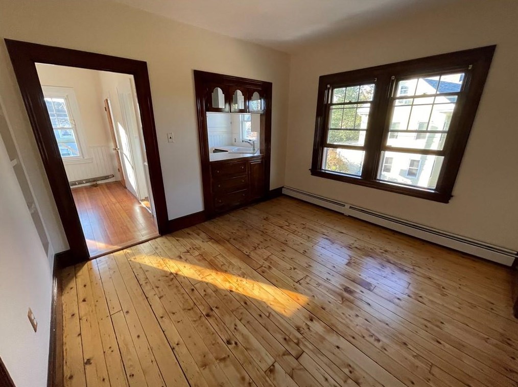 175 Wood St, Bristol RI  02809-3117 exterior