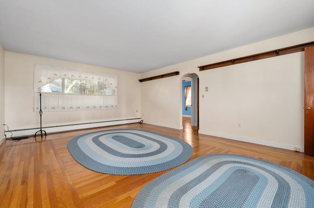 1940 Providence Pike, North Smithfield RI  02896-9304 exterior