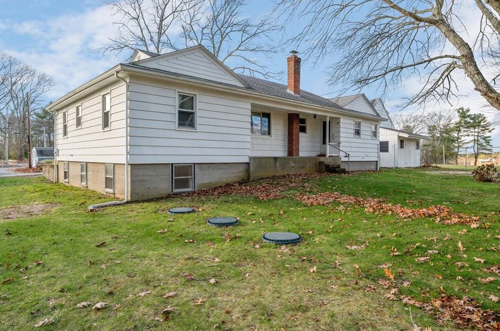 1940 Providence Pike, North Smithfield RI  02896-9304 exterior