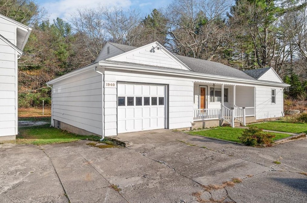 1940 Providence Pike, North Smithfield RI  02896-9304 exterior