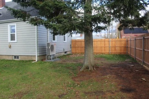 52 Kingswood Rd, Bristol RI  02809-1646 exterior