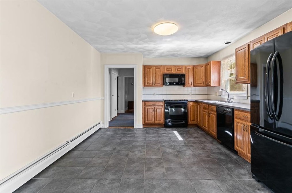 52 Kingswood Rd, Bristol RI  02809-1646 exterior