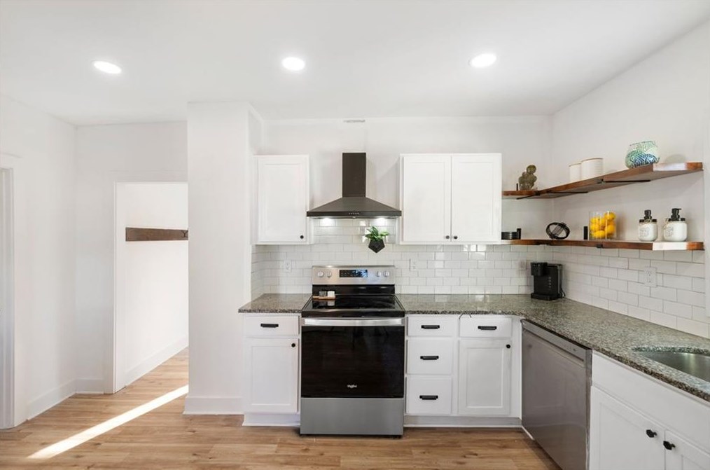 49 Randall St, Cranston RI  02920-5023 exterior