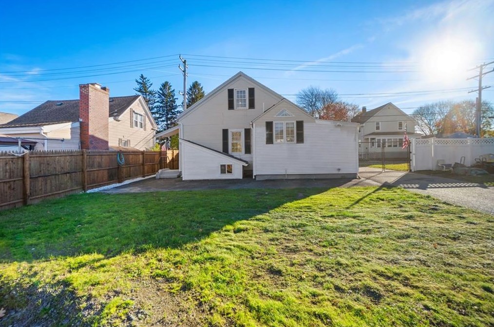 49 Randall St, Cranston RI  02920-5023 exterior