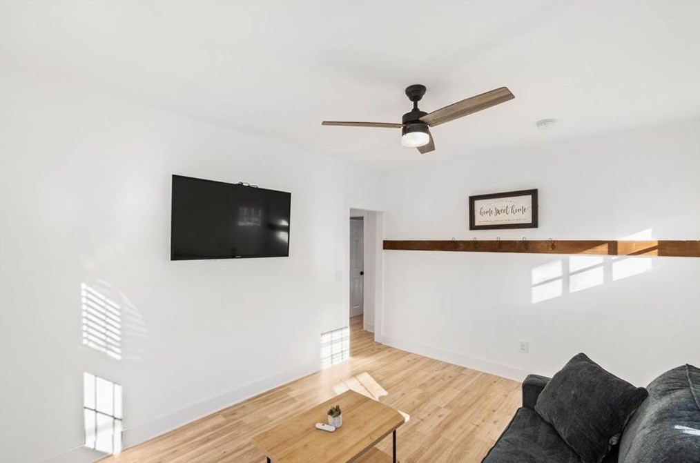 49 Randall St, Cranston RI  02920-5023 exterior