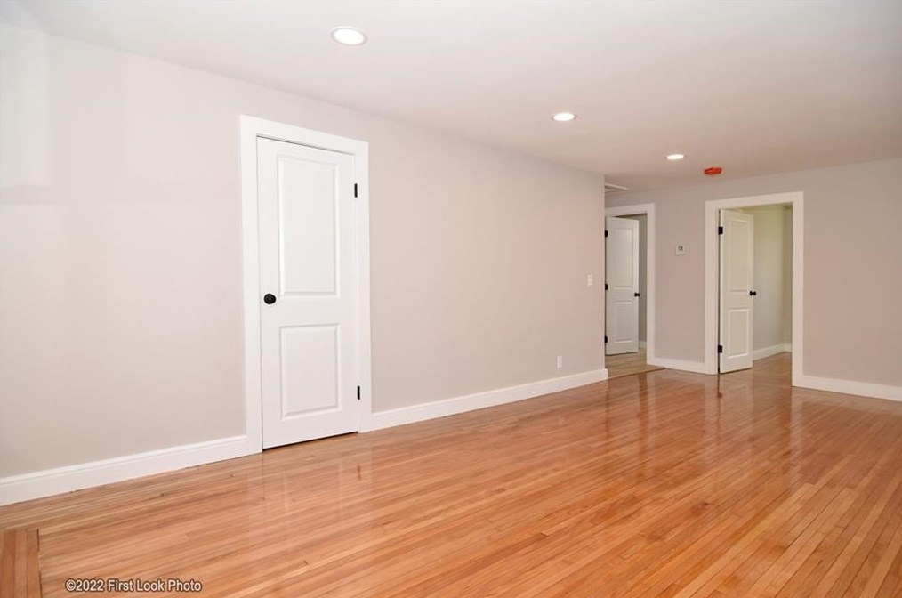 941 Chopmist Hill Rd, Scituate RI  02857-1043 exterior
