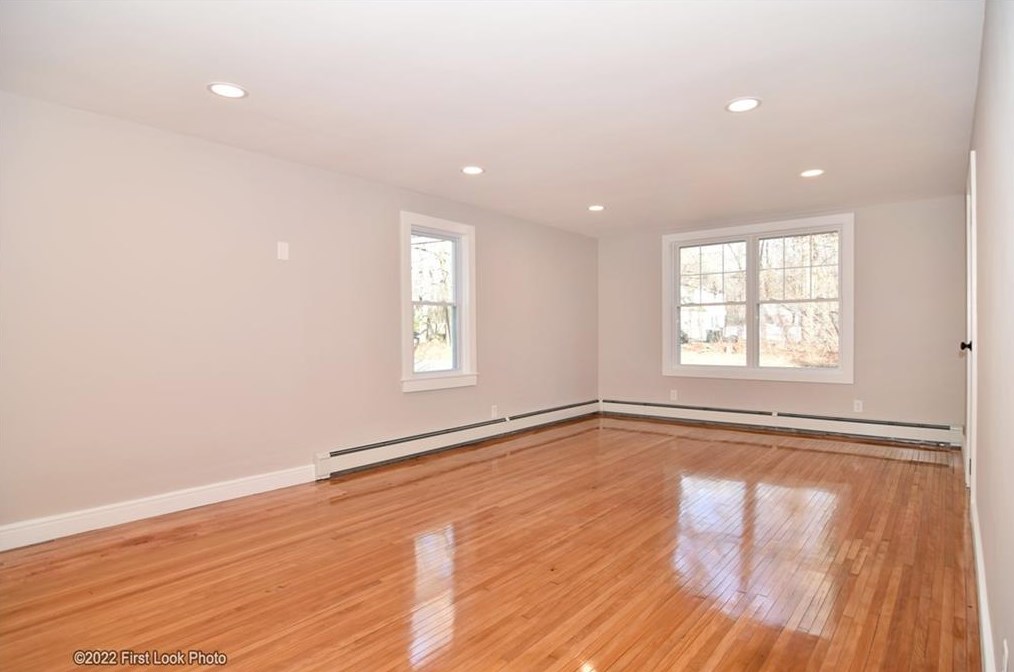 941 Chopmist Hill Rd, Scituate RI  02857-1043 exterior