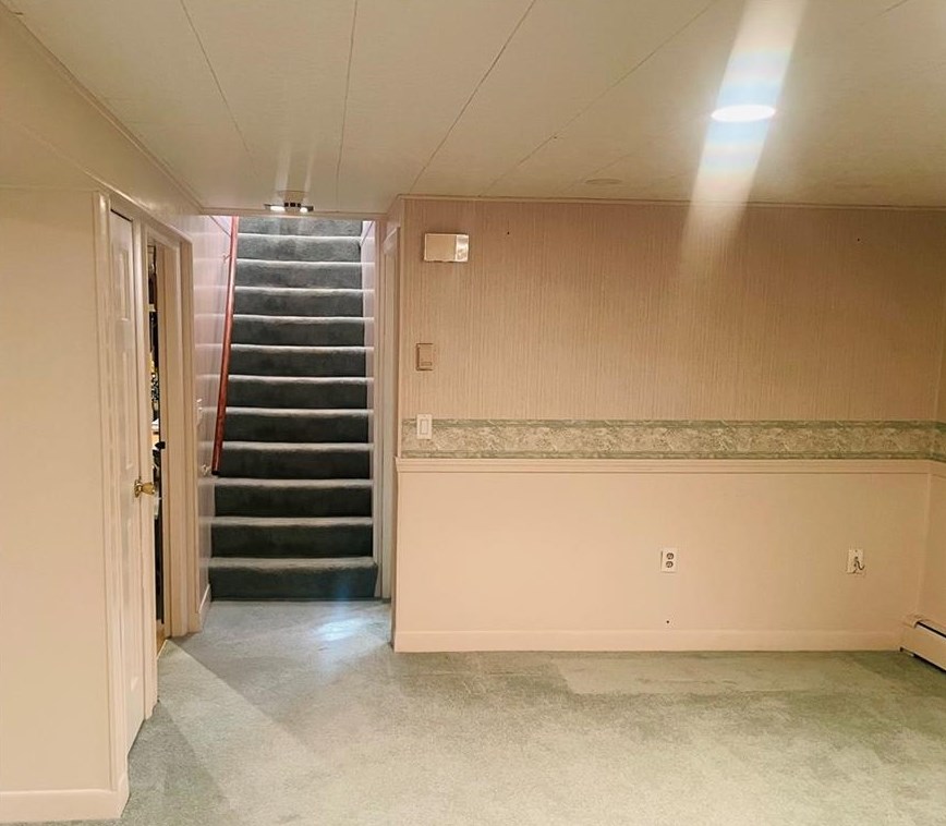 12 Hibiscus Dr, Cranston RI  02920-3108 exterior