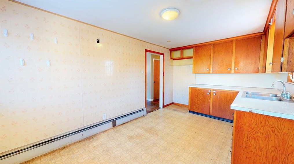 11 Sidney St, West Warwick RI  02893-6025 exterior