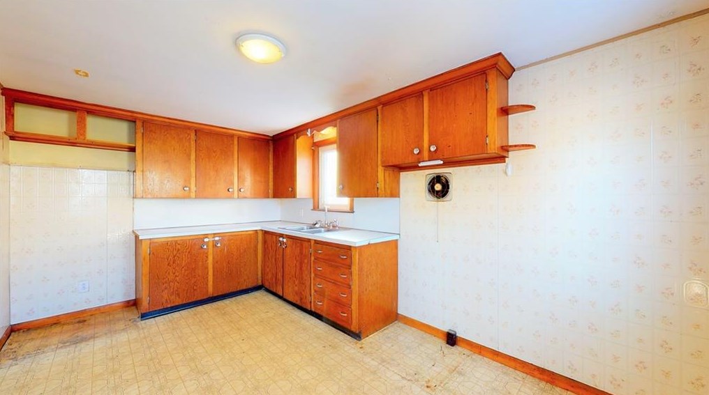 11 Sidney St, West Warwick RI  02893-6025 exterior