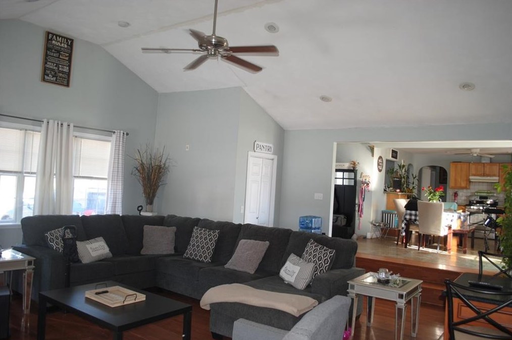 6 Miami St, West Warwick RI  02893-3018 exterior