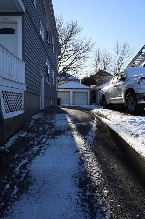 68 Burnside St, Cranston RI  02910-1809 exterior