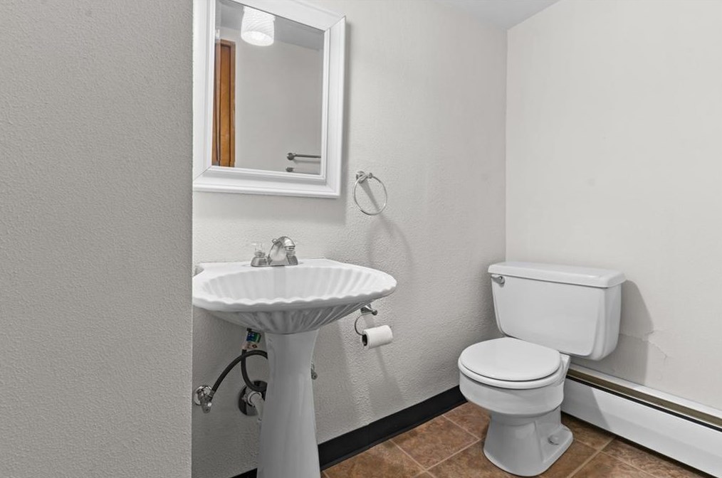 45 Rangeley Rd, Cranston RI  02920-6042 exterior