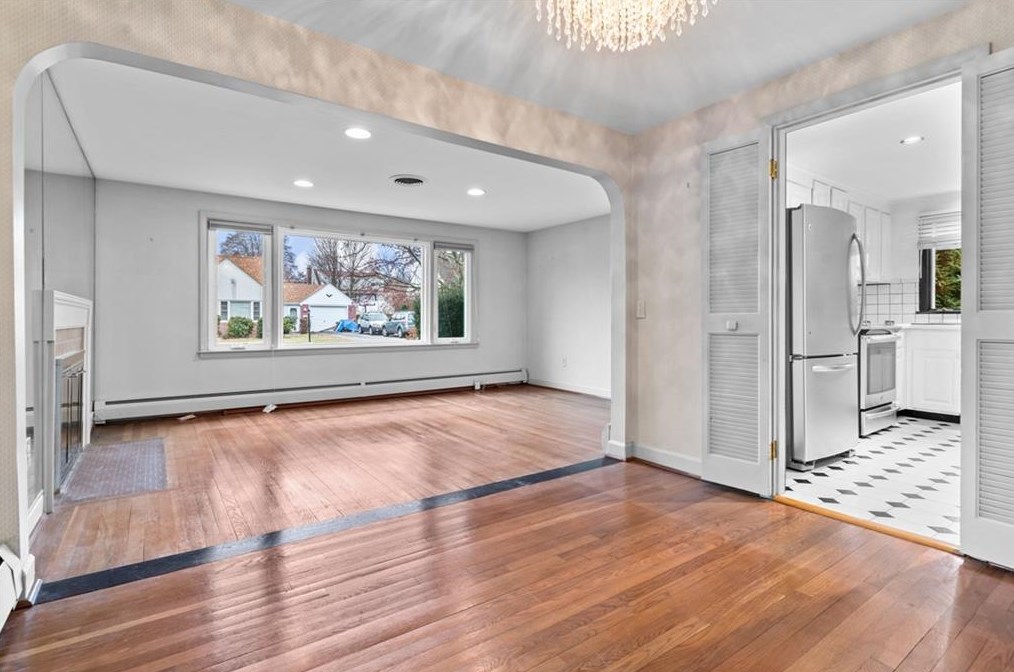 45 Rangeley Rd, Cranston RI  02920-6042 exterior