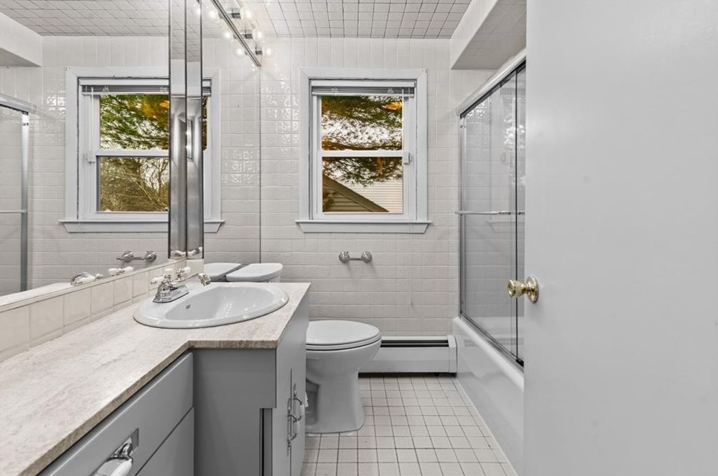 45 Rangeley Rd, Cranston RI  02920-6042 exterior