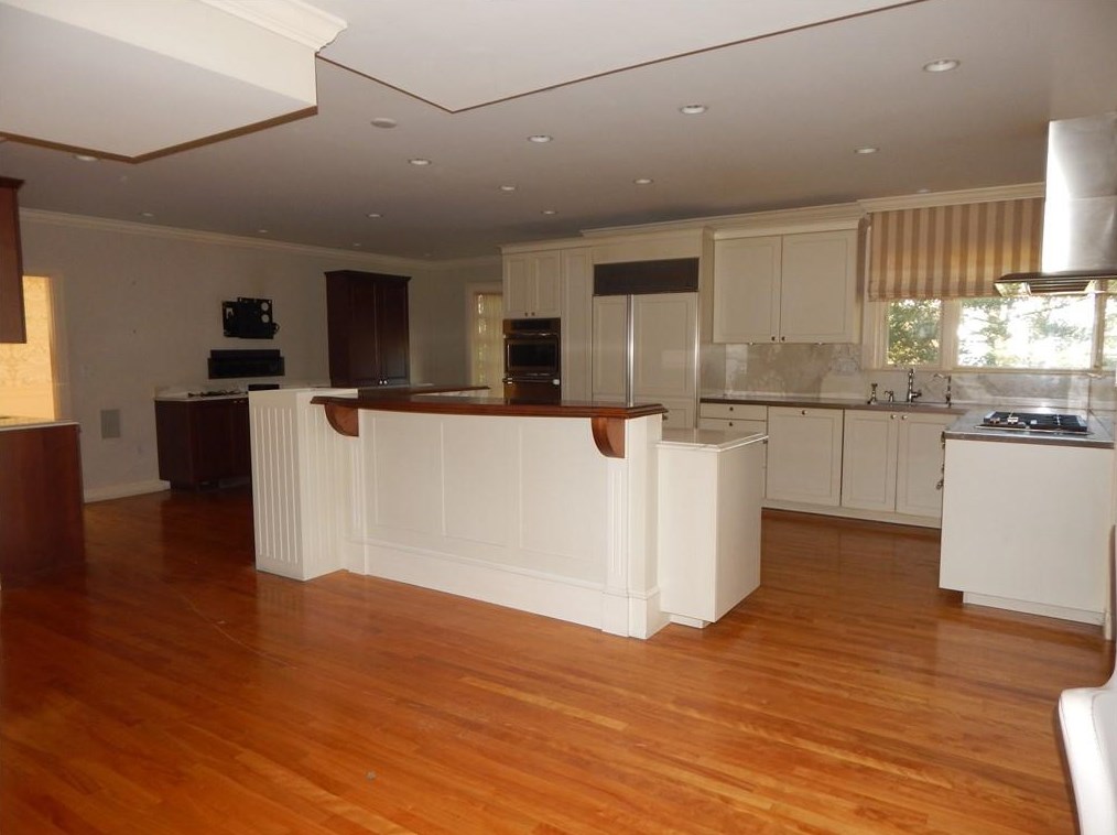 112 Tupelo Hill Dr, Cranston RI  02920-3746 exterior