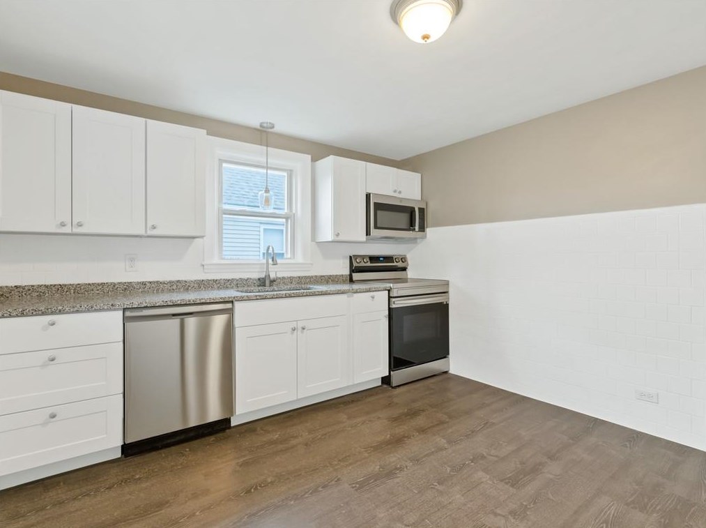 66 Overland Ave, Cranston RI  02910-2518 exterior