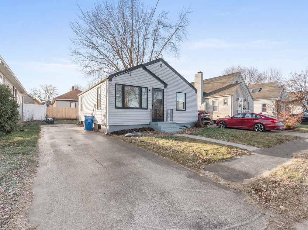 66 Overland Ave, Cranston RI  02910-2518 exterior