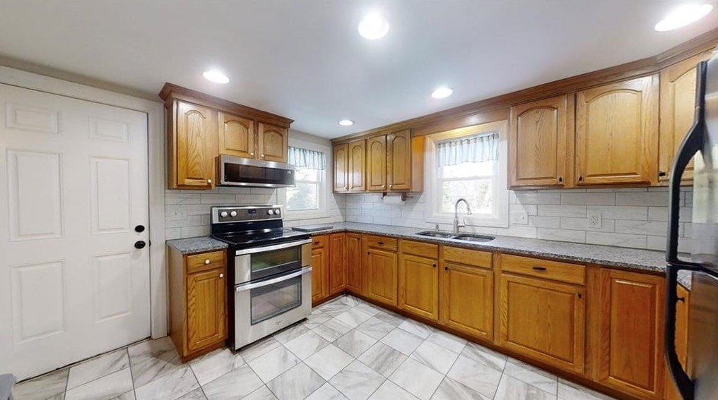 26 Wells St, West Warwick RI  02893-3937 exterior