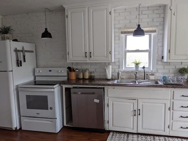 11 Ball Ave, West Warwick RI  02893-1504 exterior