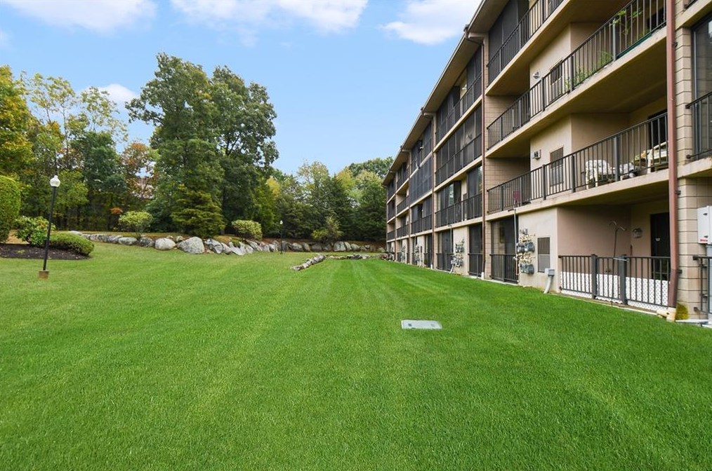 650 Greenwich Ave, West Warwick RI  02893-2367 exterior