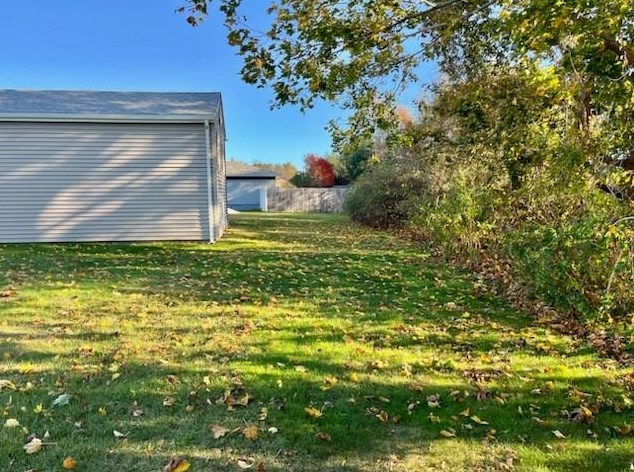 34 Sequoia Ln, Portsmouth RI  02871-2808 exterior