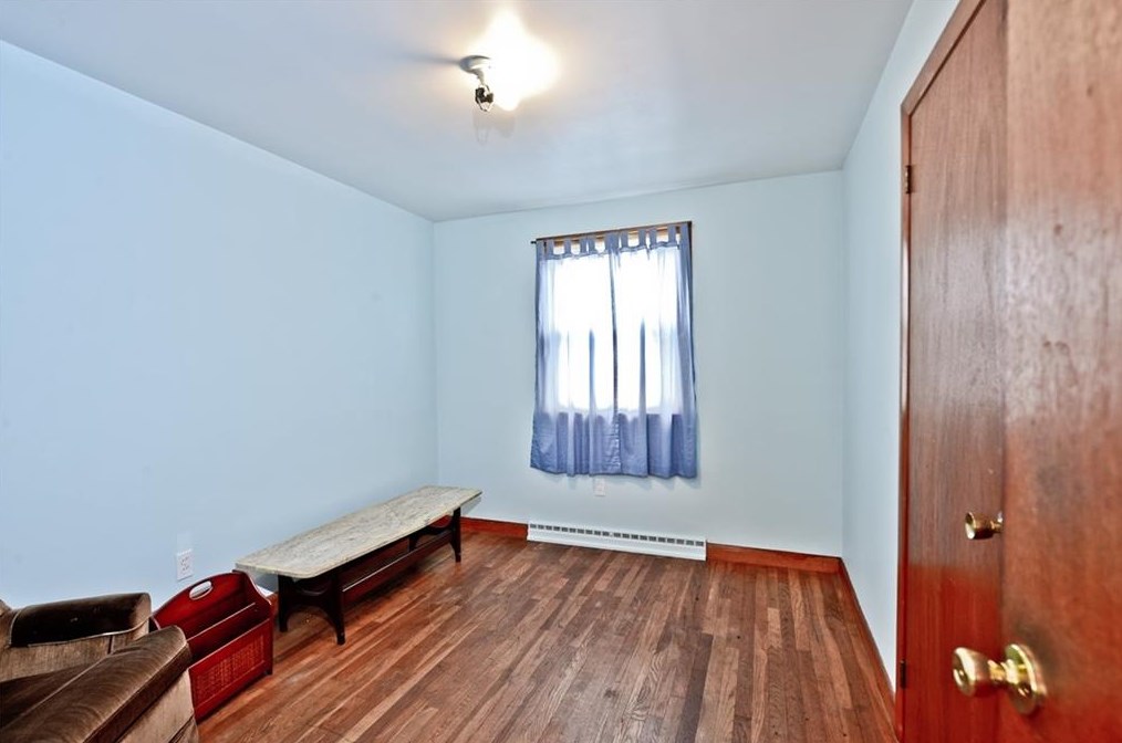 34 Sequoia Ln, Portsmouth RI  02871-2808 exterior
