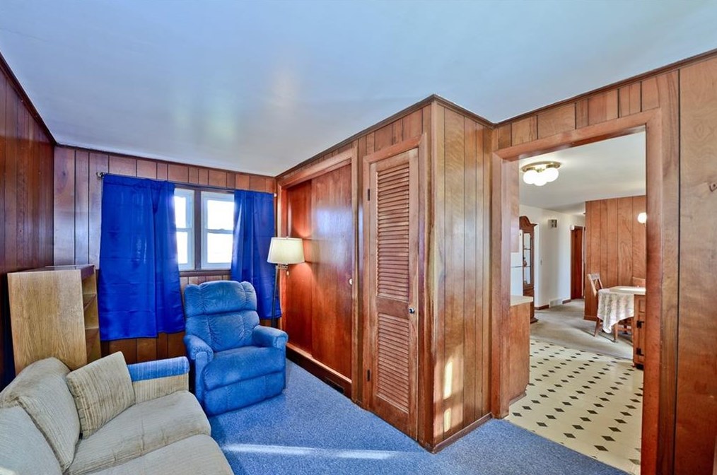 34 Sequoia Ln, Portsmouth RI  02871-2808 exterior