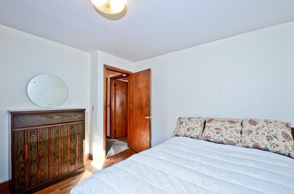 34 Sequoia Ln, Portsmouth RI  02871-2808 exterior
